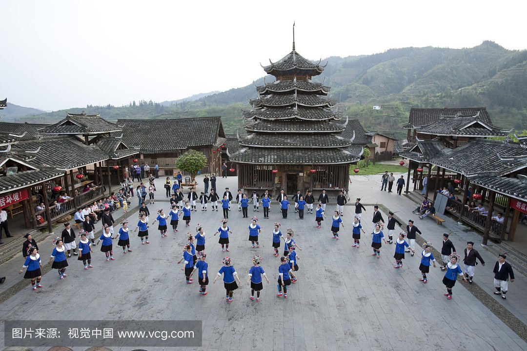 書(shū)寫(xiě)八桂大地繁榮發(fā)展新篇章（社論） ——熱烈慶祝廣西壯族自治區(qū)成立60周年